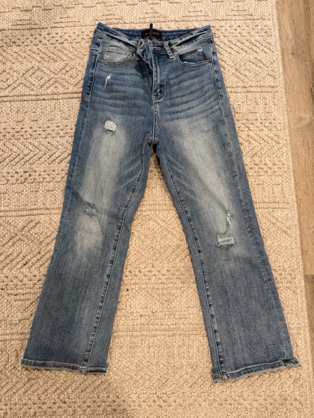 Mid-Wash Straight Leg Women's Jeans - Brand Unspecified